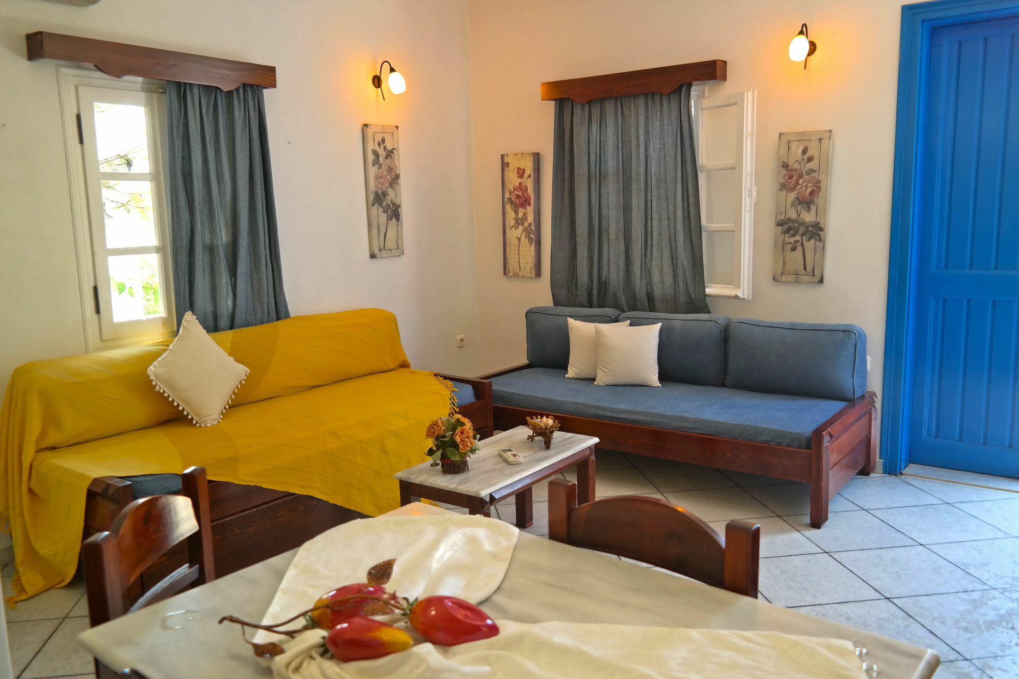 Sun Rock Apartments Stelida  Extérieur photo